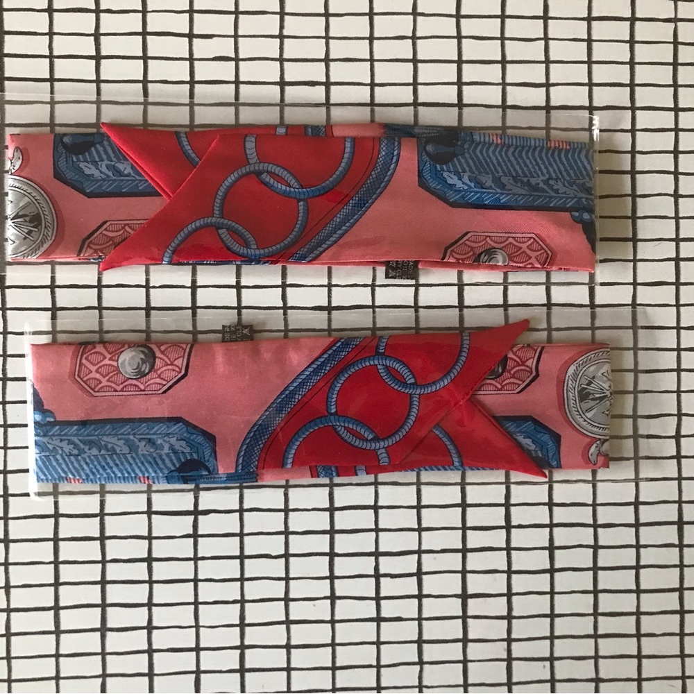 2 Non branded mulberry silk twilly great quality Epaulettes scarf